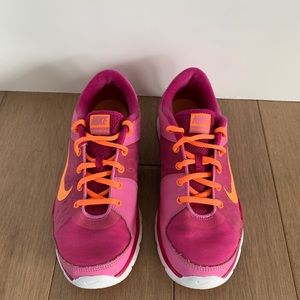 Nike gym running athletic shoes size 8.5